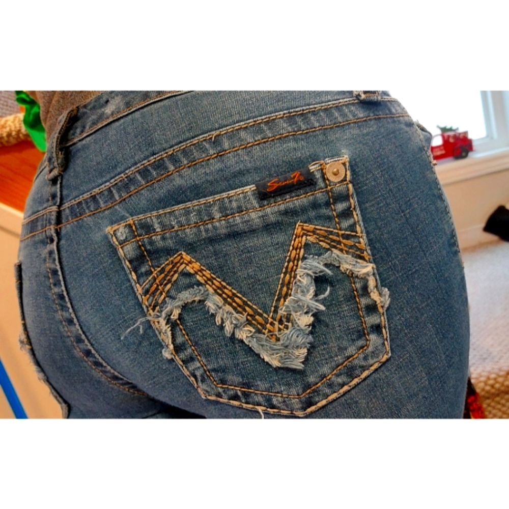 Seven7 Cowgirl Frilled Pockets Bermuda Jean Shorts. Size 10. For Tall Ladies